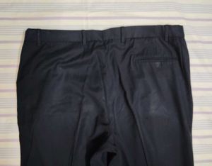 Men 38 Van Heusen Pant - Like New