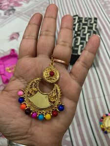 Beautiful ear rings with maang tikka