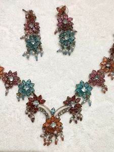 Multicoloured Neckpiece With Earrings