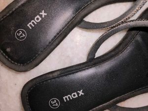 Max Shiny And black flats ( Foot wear)