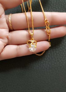 Gold Bow Pendant Necklace for daily use