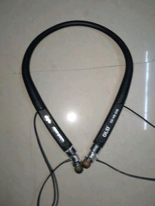 OUD neckband 🔴connecting but not working 🔴❌connecting but not working 🔴❌oud neckband not working price will be negotiable 🔴