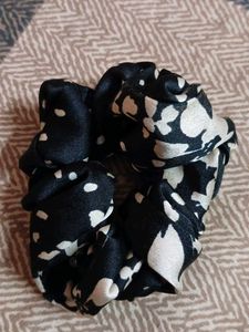 Spotted Hair Scrunchie