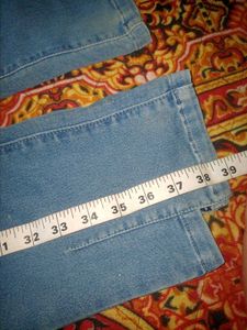 Jeans with cutout detail