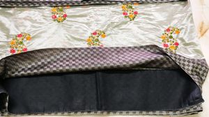 😍🌷New Beautiful Greyish Art Slik Saree😍🌷