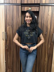 Stylish Graphic Print Crop Top