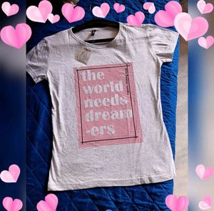 "The World Needs Dreamers" Graphic Tee