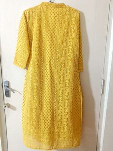 Zola Yellow Embroidered Kurta Size L