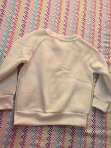 White Fleece Top (Like new) 🆕 PLS DONT BARGAIN