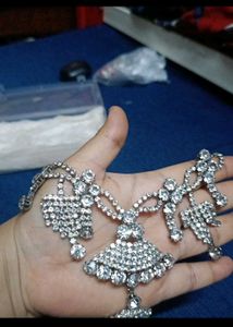 Sparkling Silver Jewelry Set