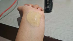 Kiro Daily Dewy Serum Foundation