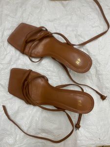 H&amp;M Brown Solid Heels