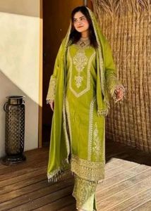 New/Unused Embroidery Kurta Set With Heavy Dupatta