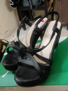 Heelss