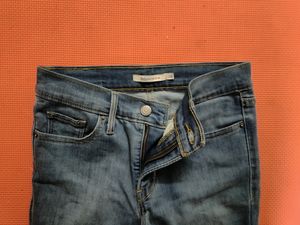 Levi&#39;s Blue Jeans (Women&#39;s)