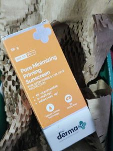 The Derma Co Sunscreen N Vitamin C Serum Combo