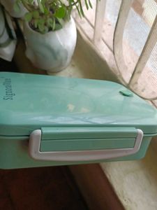 3 Compatment Luch Box