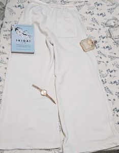 H&amp;M Pleat- Detailed Flared Joggers
