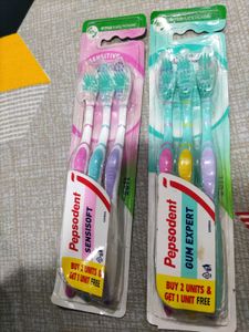 Pepsodent Toothbrush (Pack of 2)
