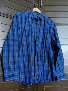 Colorplus Men Blue Checked Tailored Fit Shirt