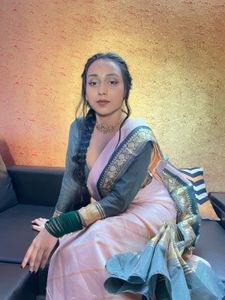 Elegant Peach Saree With Blouse Size Small