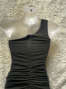 Chic One-Shoulder Dress