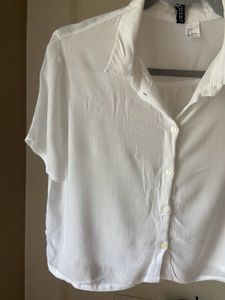 H&amp;M Crop Buttoned Shirt