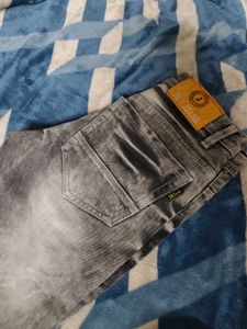 Boysss Jeanssss Size 28
