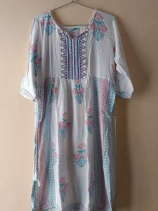 Nayra cut Floral Print Casual kurti Pant set