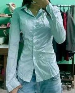 Fitted light blue shirt
