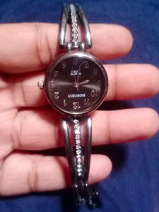 Elegant Women&#39;s Watch