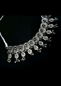 Beautiful Mat Finished Chandbaliya And Necklace