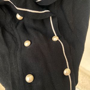 Black Pearl Button Crop Top