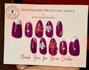 Floral Press-On Nail Set