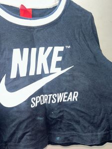 Nike Crop Top
