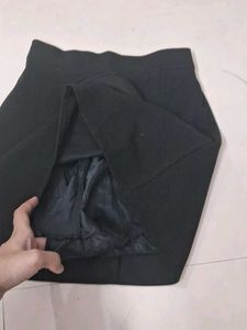 Chic Black Mini Skirt