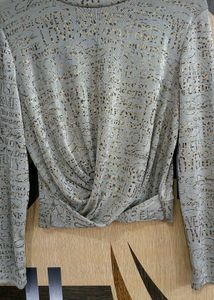 Sleeved Twist Front Top