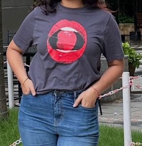 Graphic Lips T-Shirt
