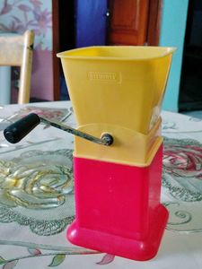 Vintage 'Ultimate' Food Grinder