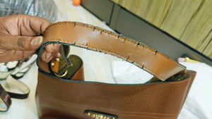 Guess Brown Tote Bag – Stylish Leather Handbag