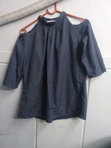 VERO MODA Brand .Cold Shoulder Top