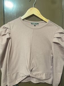 Ribbed Knot-Front Puff Sleeve Top