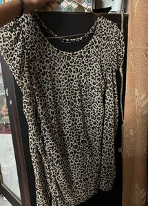 Body Fitted Leopard Print Deep Neck Top🤎🐆