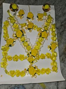 Haldi Flower Jewellery Set