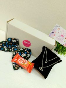 Affordable Gift Hamper for Girls – Jewelry &amp; Choco