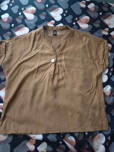 Brown Top &amp; Black Cargo Pants