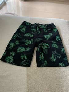Tropical Leaf Print Shorts For Boys Age 8-9 Years