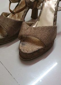 Golden Heels Block 5 Inches