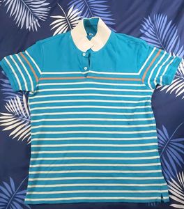 Mens Tshirt . Very Good Condition, Very Minor Stains As In Pic 5 And 6