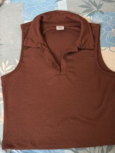 Collared Sleeveless Top
